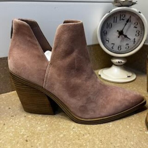 Vince Camuto Gigietta Pink Suede Ankle Boots Block Heel Women's Size 9M Boho - Picture 1 of 11